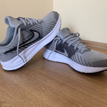 Nike Ayakkabısının İç Parçasının Bir Ayda Yırtılması Ve FLO Mağazasının Değişim Reddi