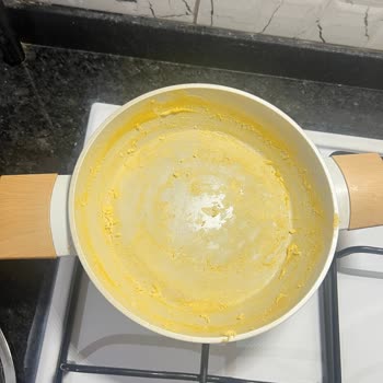Karaca Tava Yapışmaz Özelliği Kısa Sürede Bozuldu, Değişim Talebi