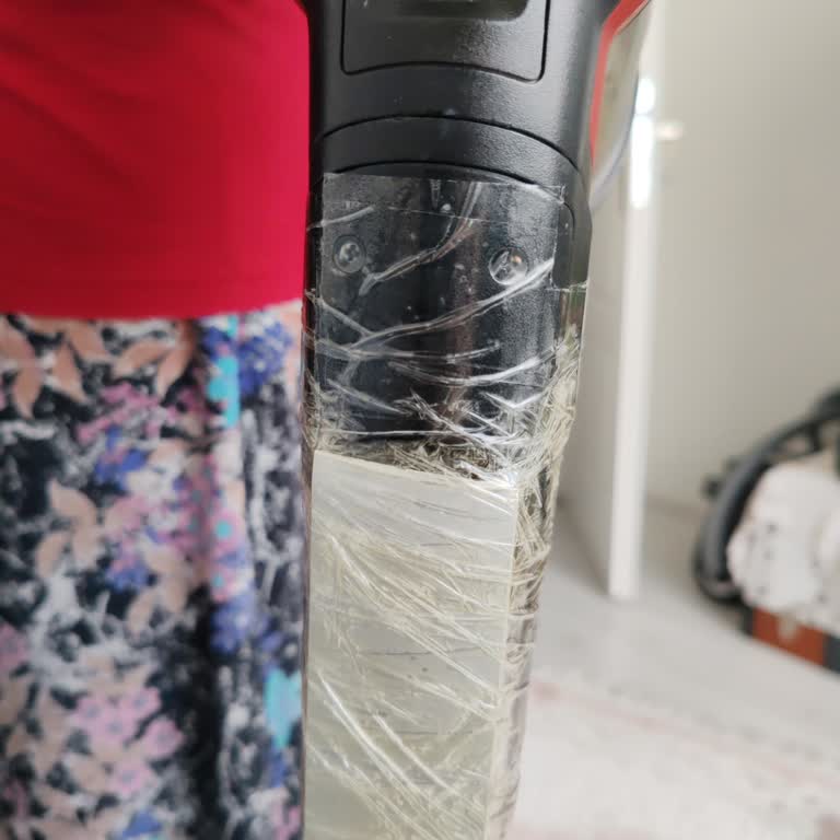 Philips SpeedPro Max Sapı Kısa Sürede Kırıldı Ve Garanti Değişimi Talep Ediliyor