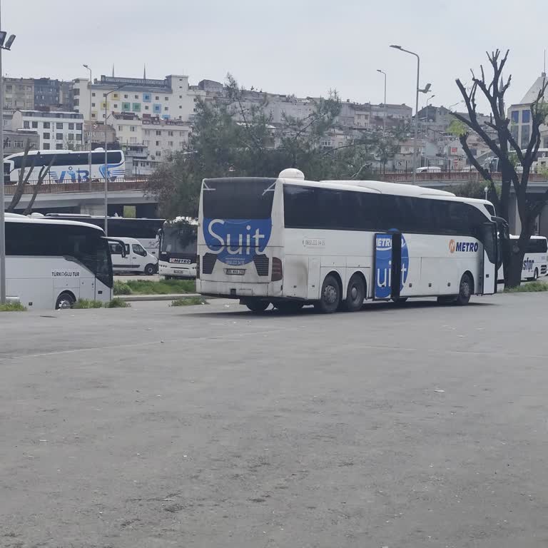 İstanbul Otogarına Giden Otobüs Saat 12'de Gecikti Ve Bilgilendirme Yok