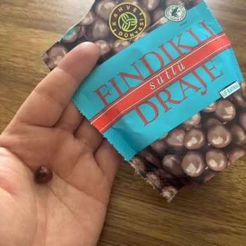 Kabuklu Fındık Çikolatalı Drajede Diş Ağrısı Ve Sağlık Riski
