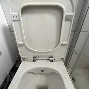 Seramiksan Klozet Kapağının Yavaş Kapanma Mekanizması Ve Takoz Parçaları Talebi