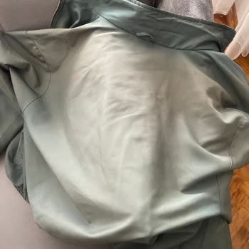 Pull And Bear Yağmurluk Güneşte Sararıp Kullanılamaz Hale Geldi, Şikayet Ve Geri Dönüş Talebi