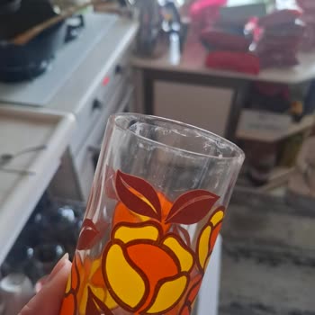Bardaklarda İz Bırakan Lekeler Ve Servisin Reddetmesi