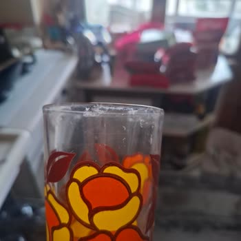 Bardaklarda İz Bırakan Lekeler Ve Servisin Reddetmesi