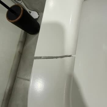 Kale Klozet Kapağının Kısa Sürede Çatlaması Ve Ücretsiz Değişim Talebi