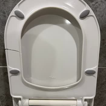 Kale Klozet Kapağının Kısa Sürede Çatlaması Ve Ücretsiz Değişim Talebi