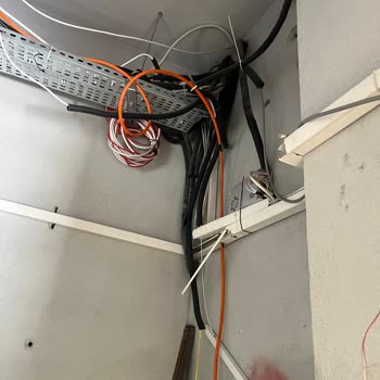 Kablo Net Yetkilisinin Düzensiz Çalışması Açık Uçlu Kabloları Tehlikeye Dönüştürdü
