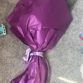 Özensiz Çiçek Ve Yanlış Kart Gönderimi, Müşteri Hizmetlerinden Cevap Yok