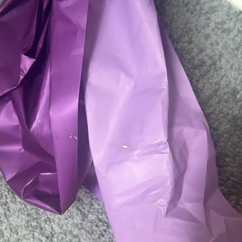 Özensiz Çiçek Ve Yanlış Kart Gönderimi, Müşteri Hizmetlerinden Cevap Yok
