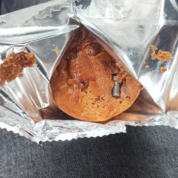 Torku Hep Kek İçindeki Vida Sağlık Riski Oluşturuyor