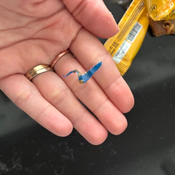Zühre Ana Badem Ve Ananaslı Meyve Barında Çocuk Boğazına Tehlike Yaratacak Plastik Parça