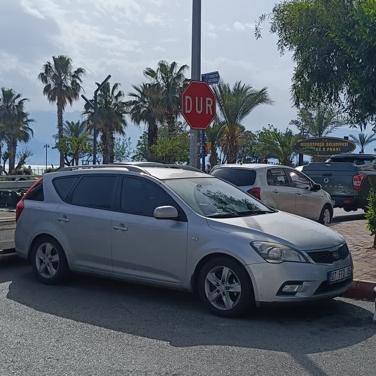 Engelli Rampasını Kapatan Araca 1,5 Saatte Müdahale Gelmedi