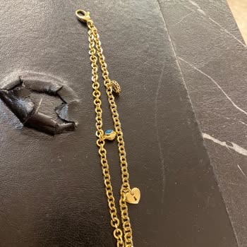 Künyenin Kıyafete Takılması Ve Personelin Kaba Davranışı
