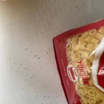 Filiz Makarna Paketi İçinde Siyah Böcekler Çıktı