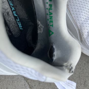 Skechers Spor Ayakkabısında Kısa Sürede Deformasyon Ve Yırtılma