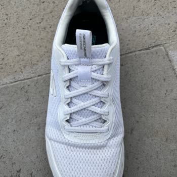 Skechers Spor Ayakkabısında Kısa Sürede Deformasyon Ve Yırtılma