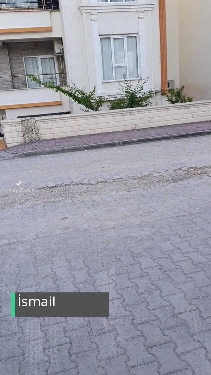 Şanlıurfa Büyükşehir Belediyesi Kazılan Yer Geri Düzeltilmedi! videonun kapak resmi