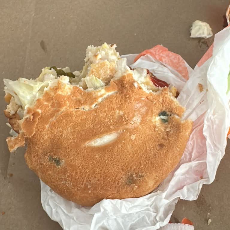 Küflü Burger Ekmeği Çocuğum Tüketti Burger King Hijyen İhlali