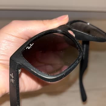 Rayban Gözlüğümdeki Çerçeve Soyulması Ve Mağaza Personelinin Olumsuz Tutumu