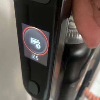 Philips Aqua Trio 9000 Süpürge E5 Hatası Aniden Durdu, Ücretsiz Onarım Veya Değişim Talebi