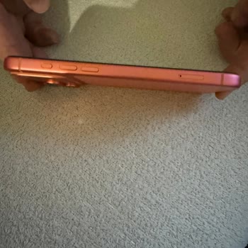 Kozmik Turuncu Apple Cihazında Pembe Renk Bozulması Garanti Dışı Olarak Değerlendirildi