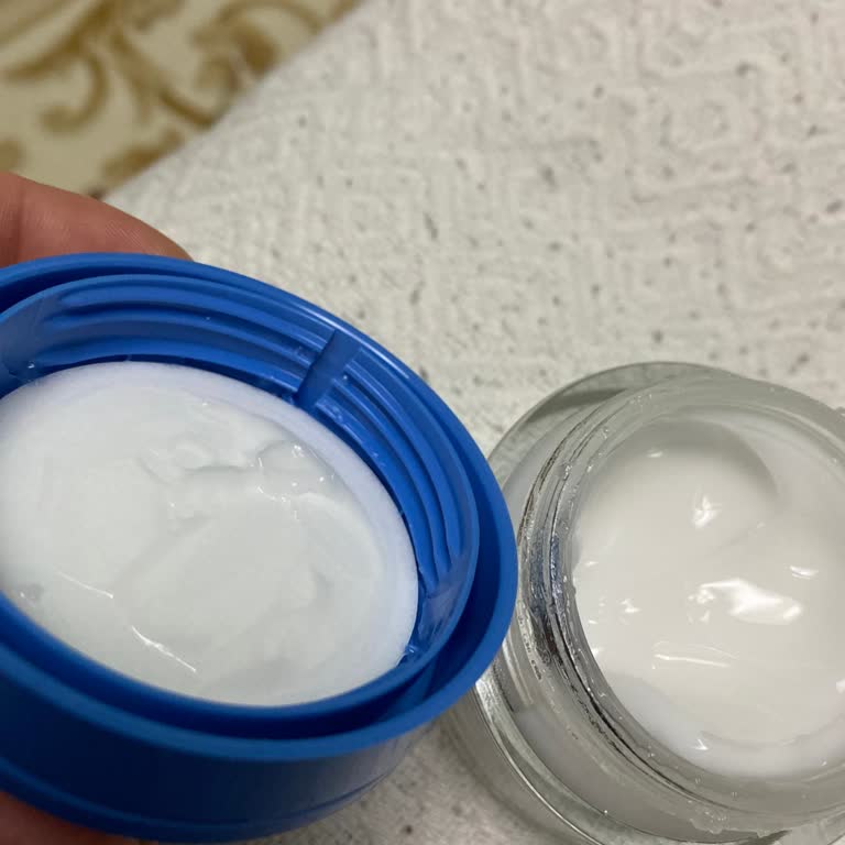 Kırık Kapak Ve Bozulmuş Formdaki Hydra Water Plump Krem İçin Yeni Ürün Talebi