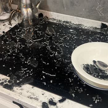 Davlumbaz Camı Patladı, Güvenlik Endişesi Ve Ücretsiz Değişim Talebi