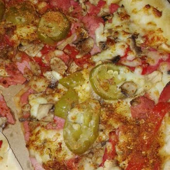 Efesus Şubesinde Kalitesiz Pizza Ve İlgisiz Personel