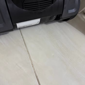 Bissel Hydrosteam Halı Ve Koltuk Yıkama Makinesinin Su Haznesi Boşalıyor, Satıcıdan Yanıt Gelmiyor