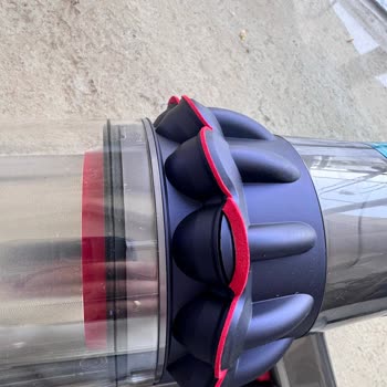 Dyson Süpürge Üretim Hatası Filtre Parçalarında Kırık