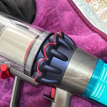 Dyson Süpürge Üretim Hatası Filtre Parçalarında Kırık