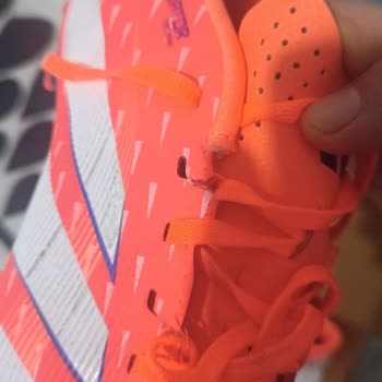 Adidas Predator Kramponunda Bağcık Yırtılması Ve Geri Gönderilmemesi