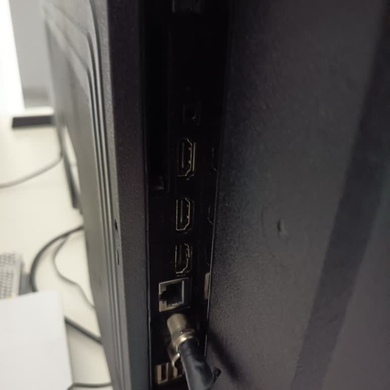 HDMI Girişindeki Korozyon Nedeniyle Televizyon Çalışmıyor Ve İade Hakkı Reddedildi