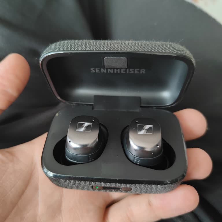 Sennheiser Momentum 4 Kulaklıkta Sağ Kulak Arızası Ve Garanti Belgesi Eksikliği