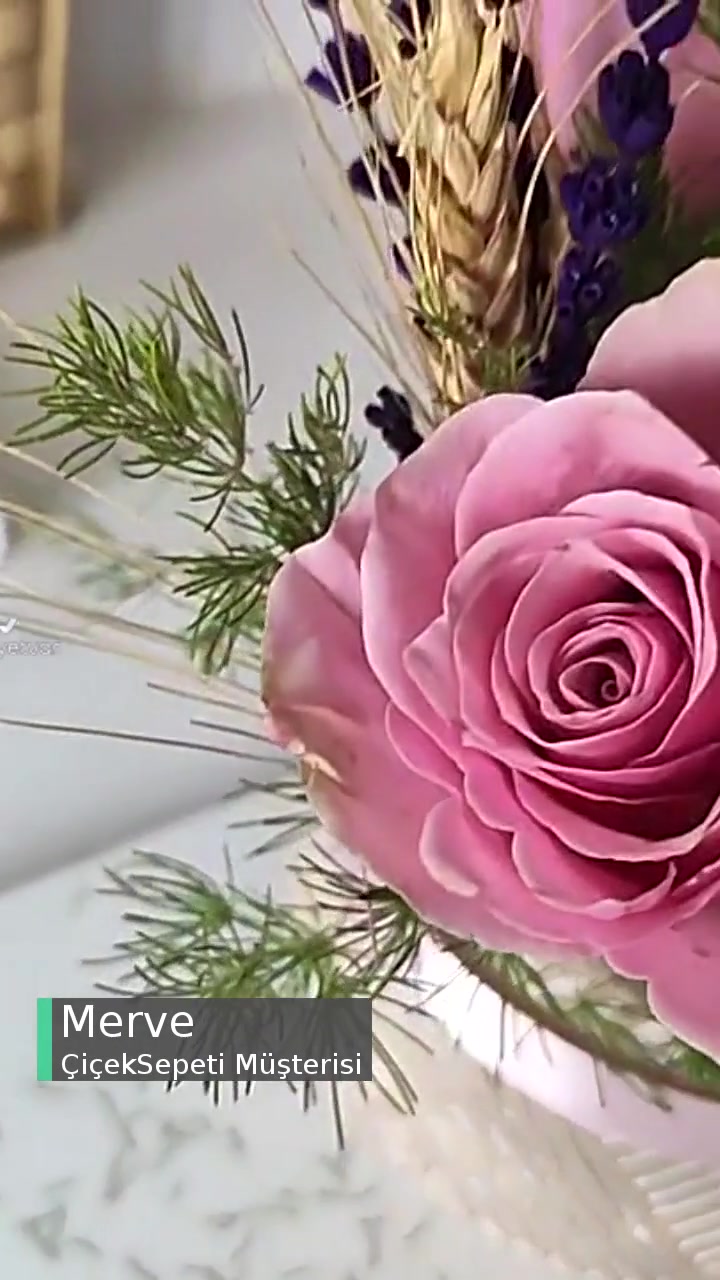 Çiçek Sepeti Hızlı Gönderi Ama Kötü Ürün Getiriyorlar! videonun kapak resmi