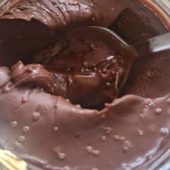 Nutella Kavanozunda Baloncuklar Görülmesi Güvensizlik Ve Ücret İadesi Talebi