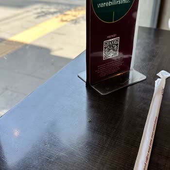 Adana Ziyapaşa Kahve Dünyası Şubesinde Hijyen Sorunu Ve Saygısız Personel Davranışı