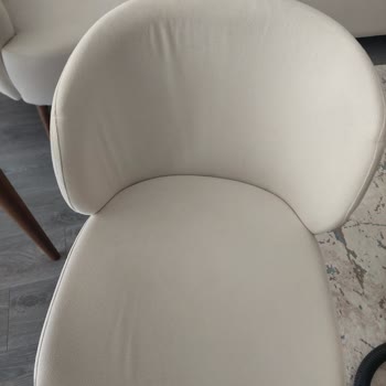 Kumaş Ve İşçilik Kusurlu Salon Takımı Ve Sandalyeler İçin Ayıplı Mal Değişimi Talebi