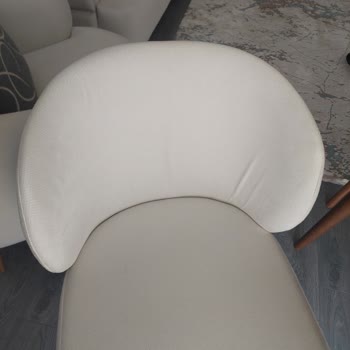 Kumaş Ve İşçilik Kusurlu Salon Takımı Ve Sandalyeler İçin Ayıplı Mal Değişimi Talebi