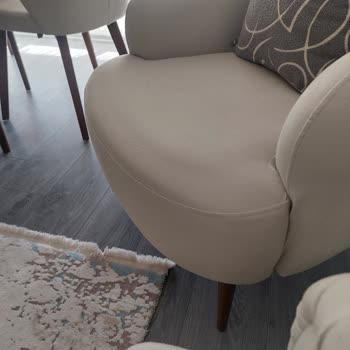 Kumaş Ve İşçilik Kusurlu Salon Takımı Ve Sandalyeler İçin Ayıplı Mal Değişimi Talebi