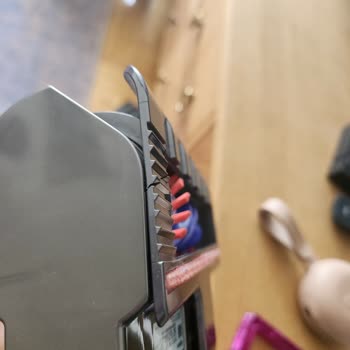 Dyson V12 Slim Anti Tangle Ucundaki Çatlak Garanti Dışı Olması Hayal Kırıklığı
