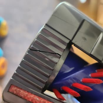 Dyson V12 Slim Anti Tangle Ucundaki Çatlak Garanti Dışı Olması Hayal Kırıklığı