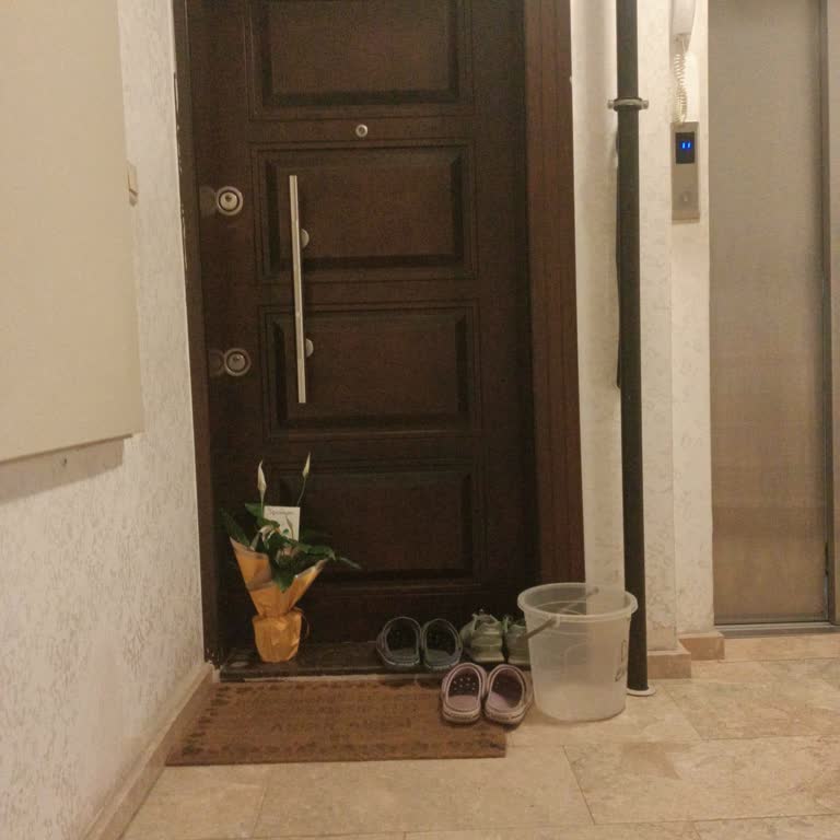 Teslimat Saatine Uyulmaması Ve Çiçeğin Kapı Önüne Bırakılması