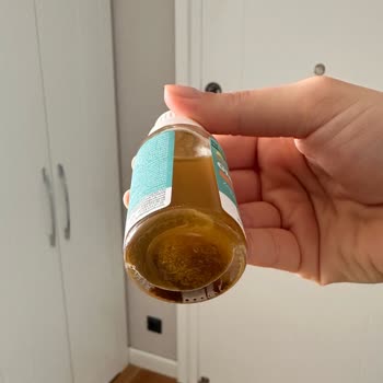 Açılmamış Beyorganik Ginger Shot Ürünlerinde Görünür Bakteri Ve Küf Sebebiyle Sağlık Riski