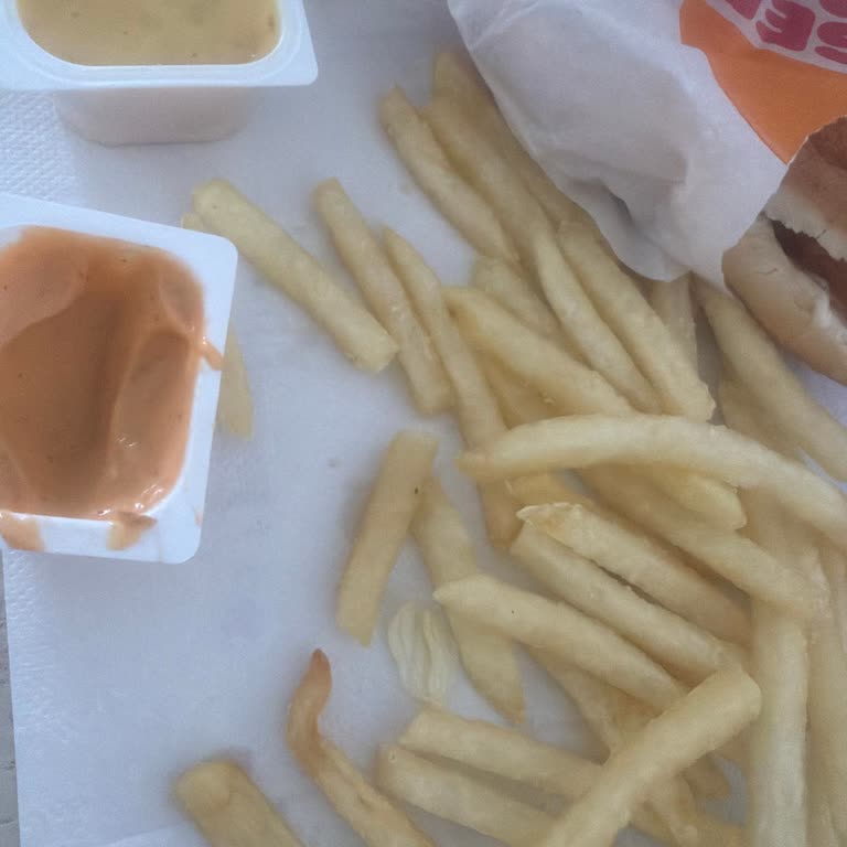 Burger King İzmir Agora’da Tekrarlanan Eksik Ürün Ve Sıcak İçecek Sorunu