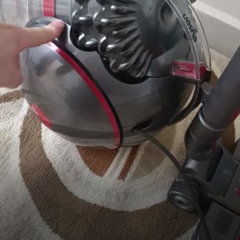 Dyson Süpürgenin Kablo Toplama Arızası Tekrarlıyor Ve Yüksek Tamir Ücreti İsteniyor