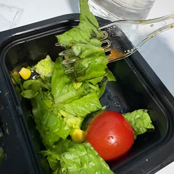 Eksik Ekmek Ve Yanlış Salata İçin İade Talebi