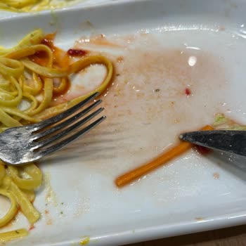 Hijyen Sorunu Ve Çiğ Makarna Nedeniyle Tam Ücret Ödendi