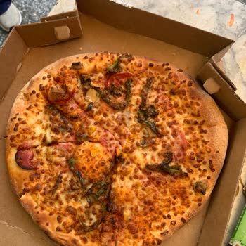 Domino’s Kadıköy Şubesinde Sert, Küçük Ve Malzeme Eksik Pizzalar